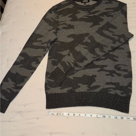 Express Men's Camouflage Sweater - Gray - Picture 5 of 7